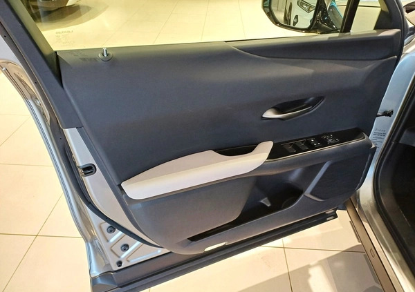 Lexus UX cena 145000 przebieg: 73343, rok produkcji 2020 z Chodzież małe 254